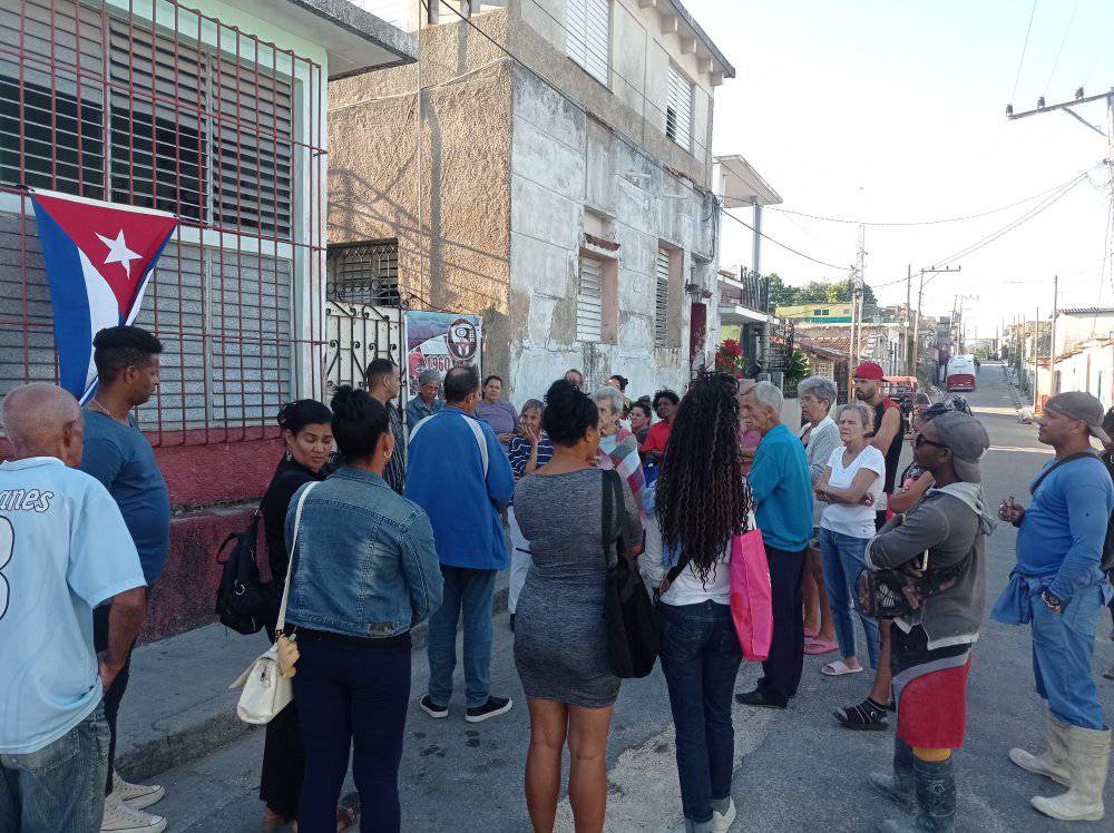 YArgueso's tweet photo. Desde nuestros #Barrios y #Comunidades los #CDRMatanzas #ContraLasDrogasSeGana
Las drogas y el alcohol son falsos amigos.
Di no a las #Drogas #CDR  #CDRCuba #SomosDelBarrio https://t.co/165Ohwofag