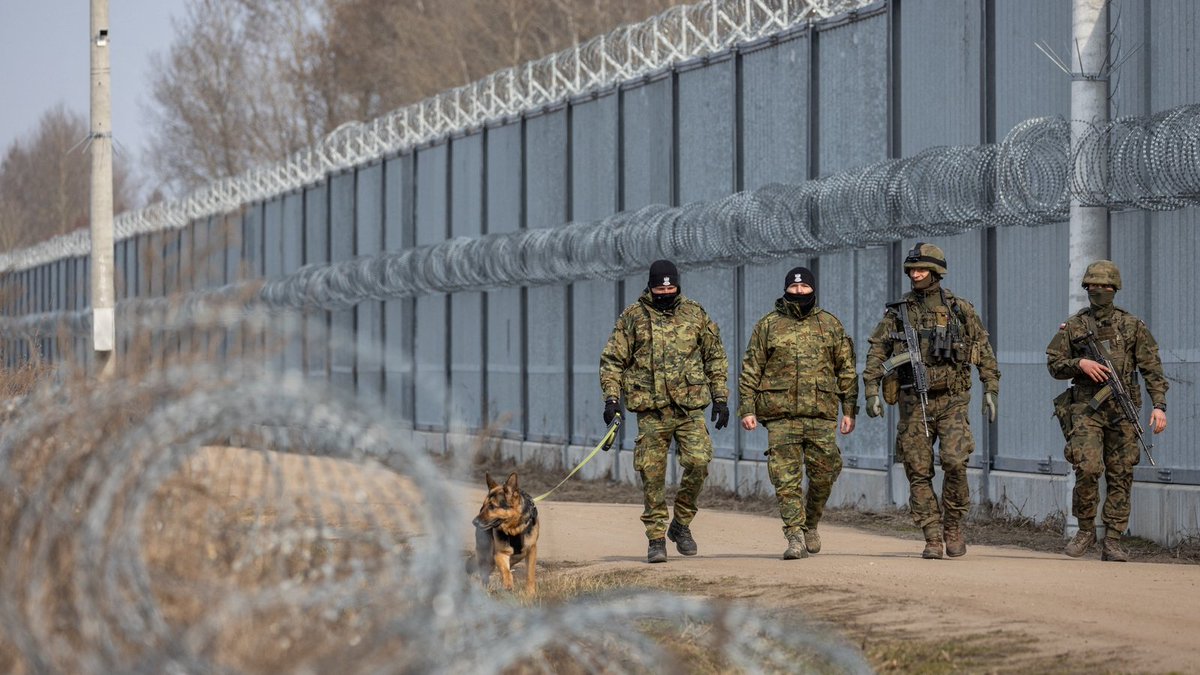 axadletm's tweet image. Poland Set to Implement New Measure Halting Asylum Requests#World #asylum #Halting #implement #Measure #Poland #requests #set 
tinyurl.com/29x4z52p