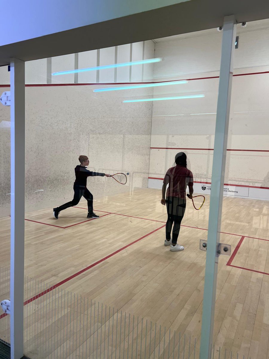 PATKingsSchool's tweet image. Year 9 &amp;amp; 10 students have had a brilliant day @UniOfHull learning how to play racketball and pickleball, and exploring the campus. This afternoon they took part in a session on student finance and had the opportunity to ask the Student Ambassadors questions about #UniLife. ☀️