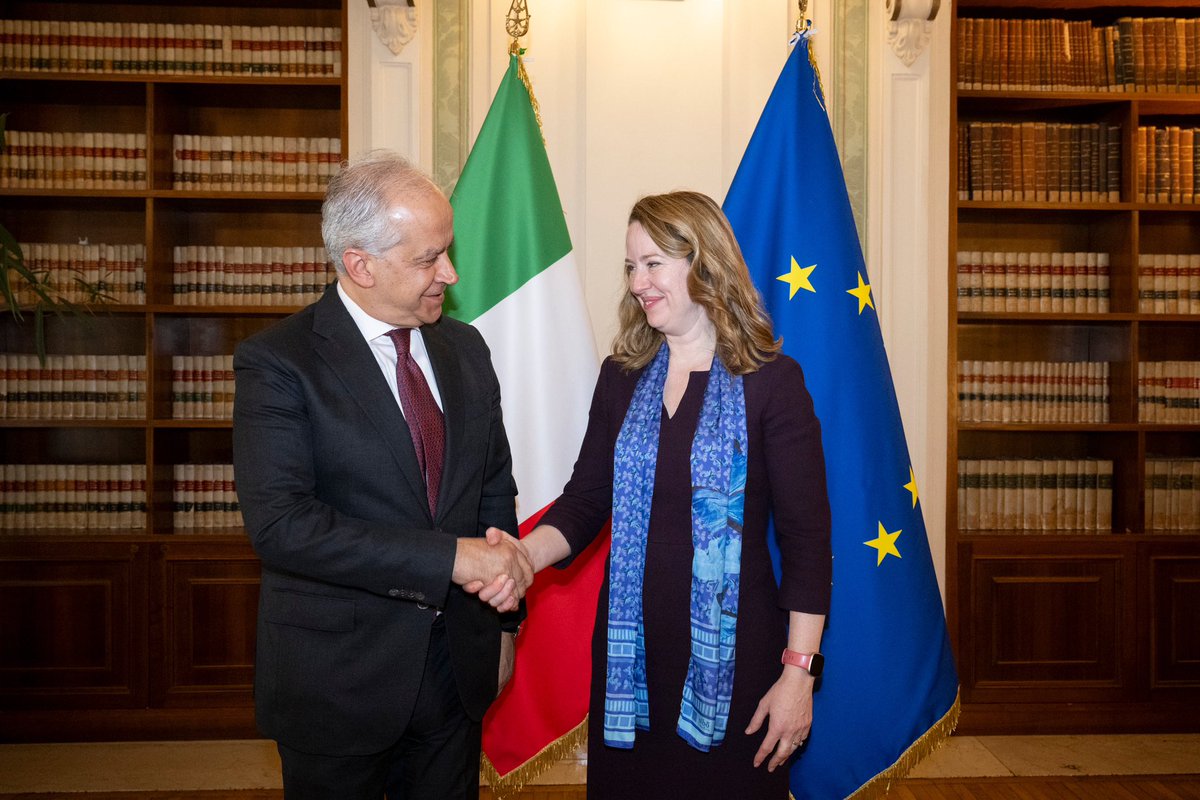 Il Ministro dell'Interno Matteo Piantedosi ha incontrato al Viminale la Direttrice Generale dell’Organizzazione Internazionale per le Migrazioni Amy Pope. 

“Ho ringraziato la Direttrice Pope per il supporto dell'OIM alle politiche di rimpatrio volontario assistito dei migranti