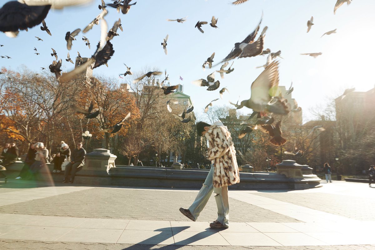 NCTsmtown's tweet image. MARK 'The Firstfruit' - 2006, NewYork

MARK 【The Firstfruit - The 1st Album】
➫ 2025.04.07 6PM (KST)

💿 Pre-order
mark.lnk.to/the_firstfruit 

#MARK #마크 
#TheFirstfruit #MARK_TheFirstfruit
#NCT #NCT127 #NCTDREAM