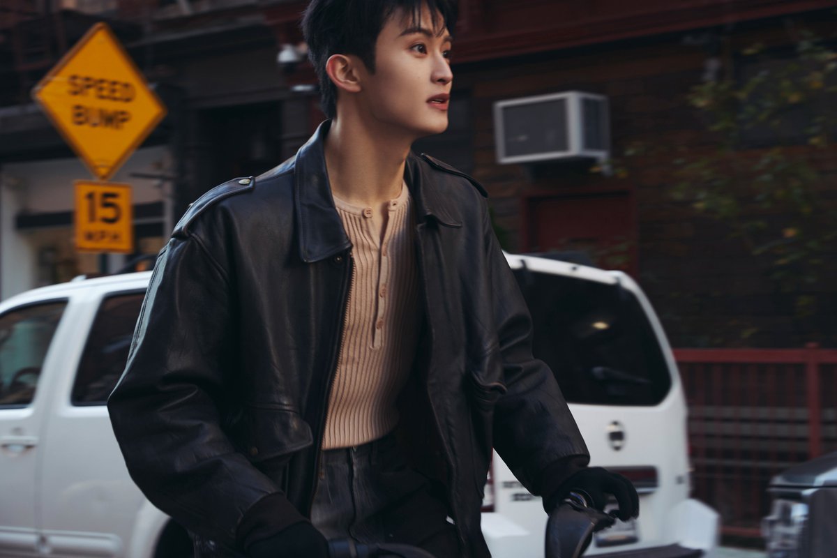 NCTsmtown's tweet image. MARK 'The Firstfruit' - 2006, NewYork

MARK 【The Firstfruit - The 1st Album】
➫ 2025.04.07 6PM (KST)

💿 Pre-order
mark.lnk.to/the_firstfruit 

#MARK #마크 
#TheFirstfruit #MARK_TheFirstfruit
#NCT #NCT127 #NCTDREAM