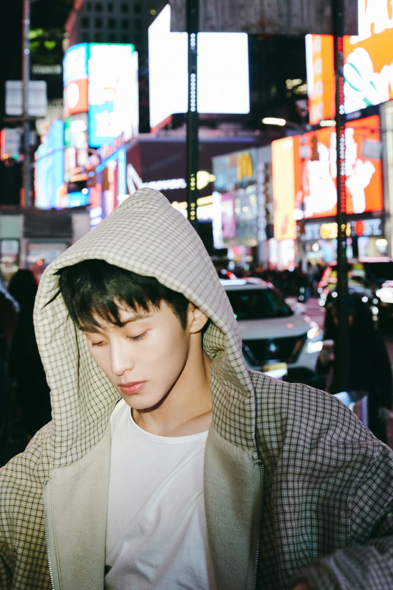 NCTsmtown's tweet image. MARK 'The Firstfruit' - 2006, NewYork

MARK 【The Firstfruit - The 1st Album】
➫ 2025.04.07 6PM (KST)

💿 Pre-order
mark.lnk.to/the_firstfruit 

#MARK #마크 
#TheFirstfruit #MARK_TheFirstfruit
#NCT #NCT127 #NCTDREAM