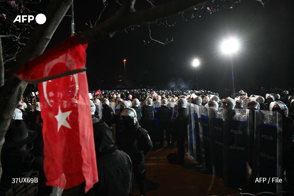 #UPDATE Turkey has deported a BBC journalist covering protests in the country, telling him he was "a threat to public order", the British broadcaster said on Thursday ➡️ u.afp.com/Siw9