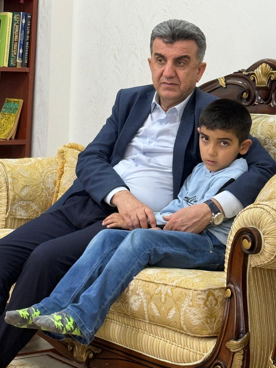 AK PARTİ ŞANLIURFA (@akpartiurfa) on Twitter photo Çocuklarımızın yüzündeki tebessüm en büyük kazancımız...
İl Başkanımız <a href="/milhamigunbegi/">Mehmet İlhami GÜNBEGİ</a>, İl Gençlik Kolları Başkanımız <a href="/furkankucukk_/">Furkan KÜÇÜK</a>, yönetim kurulu üyelerimiz ve kadın kollarımızla yetim ailelerimizi ziyaret ettik. Ramazanı Şeriflerini kutladık, gönülden sohbetlerine ortak Çocuklarımızın yüzündeki tebessüm en büyük kazancımız...
İl Başkanımız <a href="/milhamigunbegi/">Mehmet İlhami GÜNBEGİ</a>, İl Gençlik Kolları Başkanımız <a href="/furkankucukk_/">Furkan KÜÇÜK</a>, yönetim kurulu üyelerimiz ve kadın kollarımızla yetim ailelerimizi ziyaret ettik. Ramazanı Şeriflerini kutladık, gönülden sohbetlerine ortak