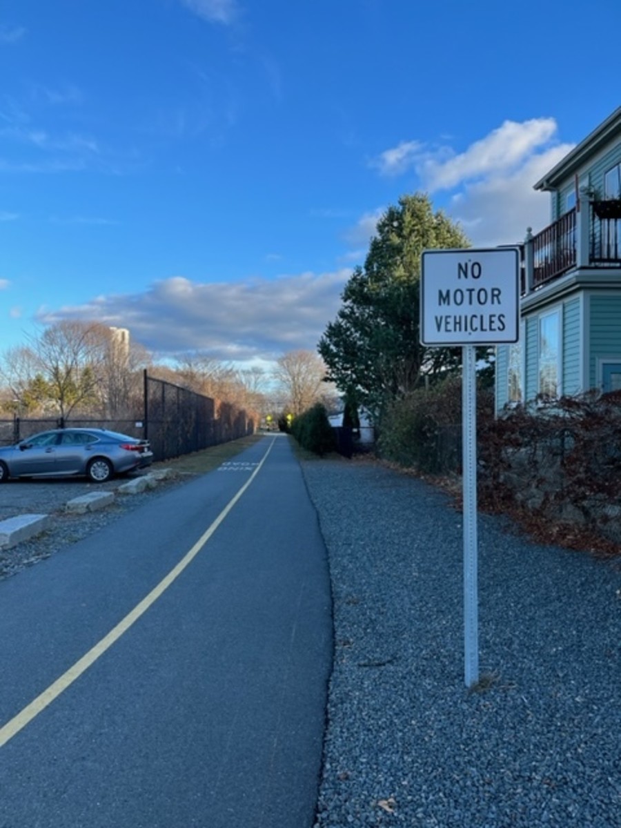 The City of Salem seeks input re: trails along Highland Ave &amp; Highland Ave crossings via this public survey, providing feedback on the existing trail networks in the Highland area &amp; future improvements &amp; connections you may want to see.
Survey: publicinput.com/highlandtrails