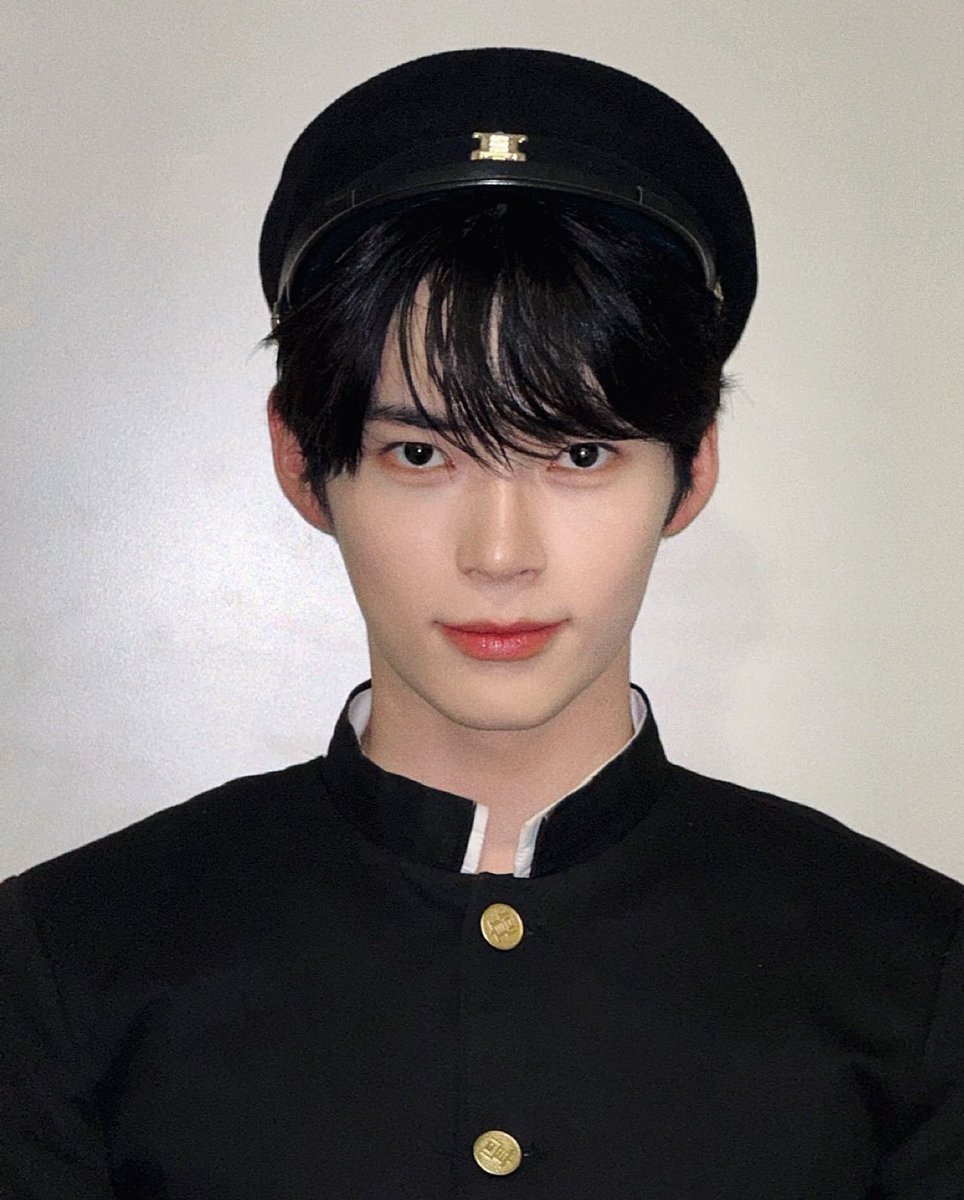 shbpics's tweet photo. SUNG HAN BIN https://t.co/fYDyUkJ6S8