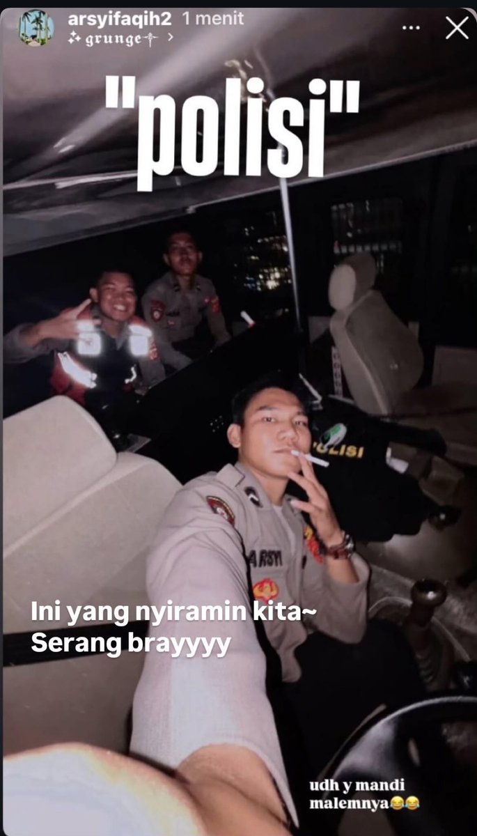 Ternyata begini toh perasaan polisi yg brutal ke demonstran? Padahal demonstran kan yg bayar gaji mereka gak sih? Dasar penjual sawahhhhh