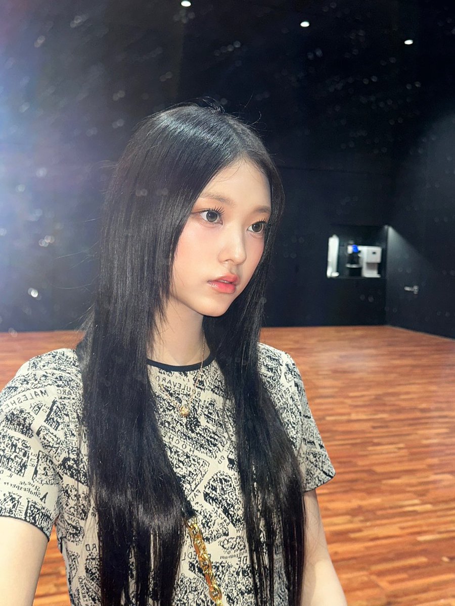 h. (@haerinfeed) on Twitter photo 