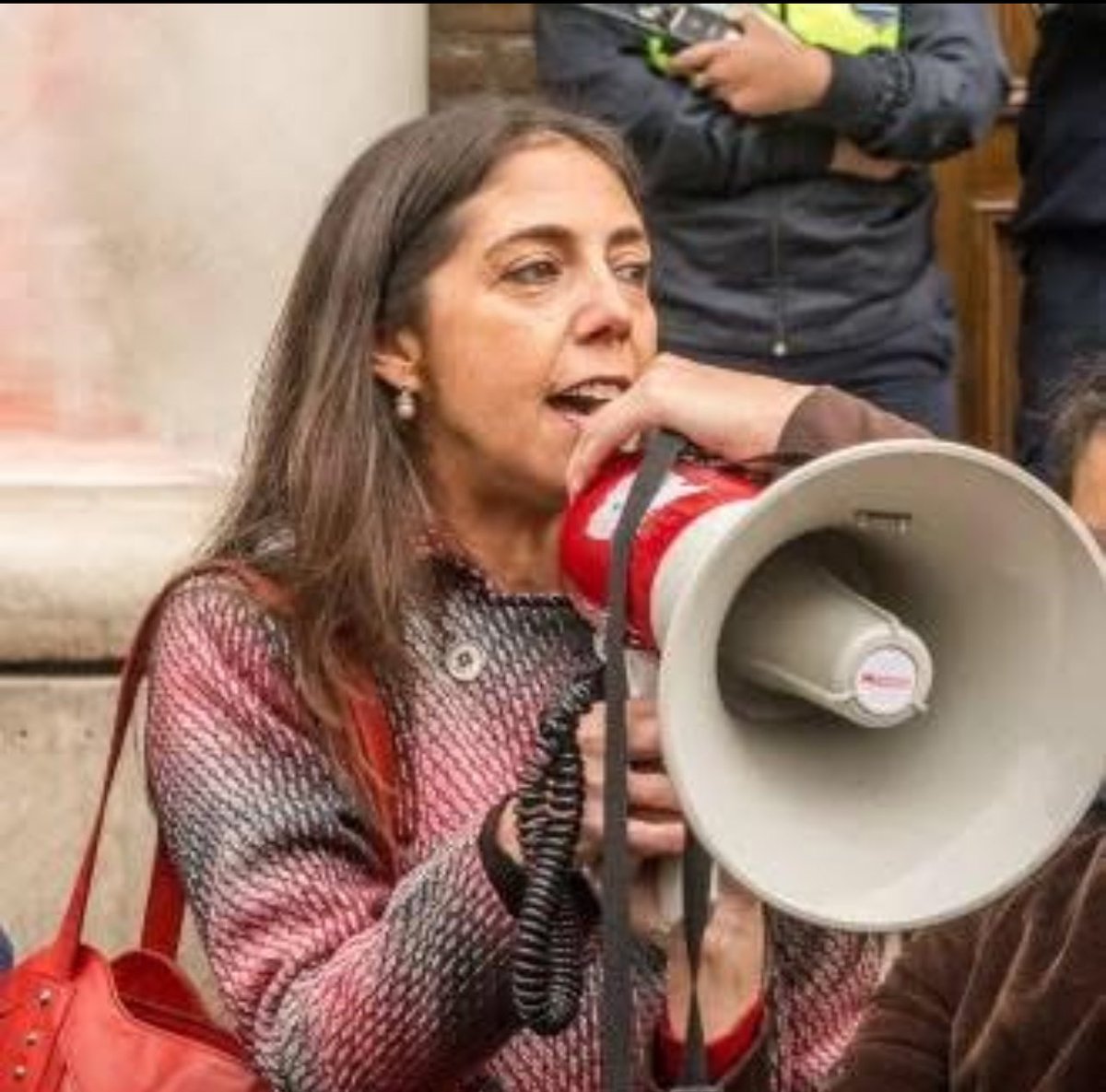 💚Un 27 de Marzo de hace 8 años la Corte Tucumana absolvía a Belén, acusada de homicidio luego de un aborto espontáneo 
💜 Hoy Belén tiene quien cuente su historia de (in)justicia y la lucha feminista por un mundo más amable con las mujeres la abraza porque TODAS FUIMOS BELÉN