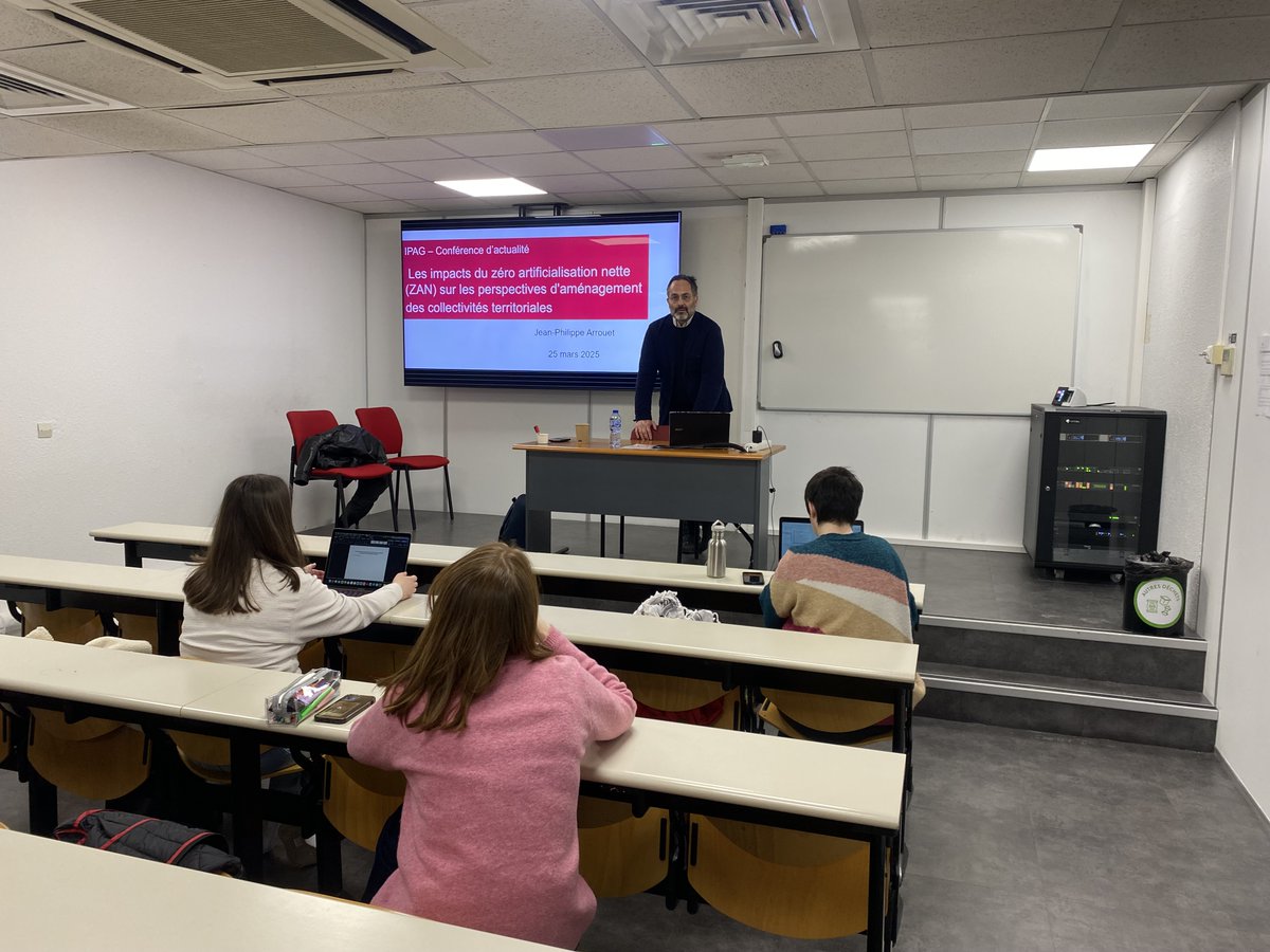 Un grand merci à J.-Ph. Arrouet pour son intervention à l’IPAG de Paris. Son éclairage sur le “zéro artificialisation nette” et ses implications pour les collectivités territoriales a offert à nos étudiants une analyse importante d’un enjeu majeur d’aménagement du territoire.