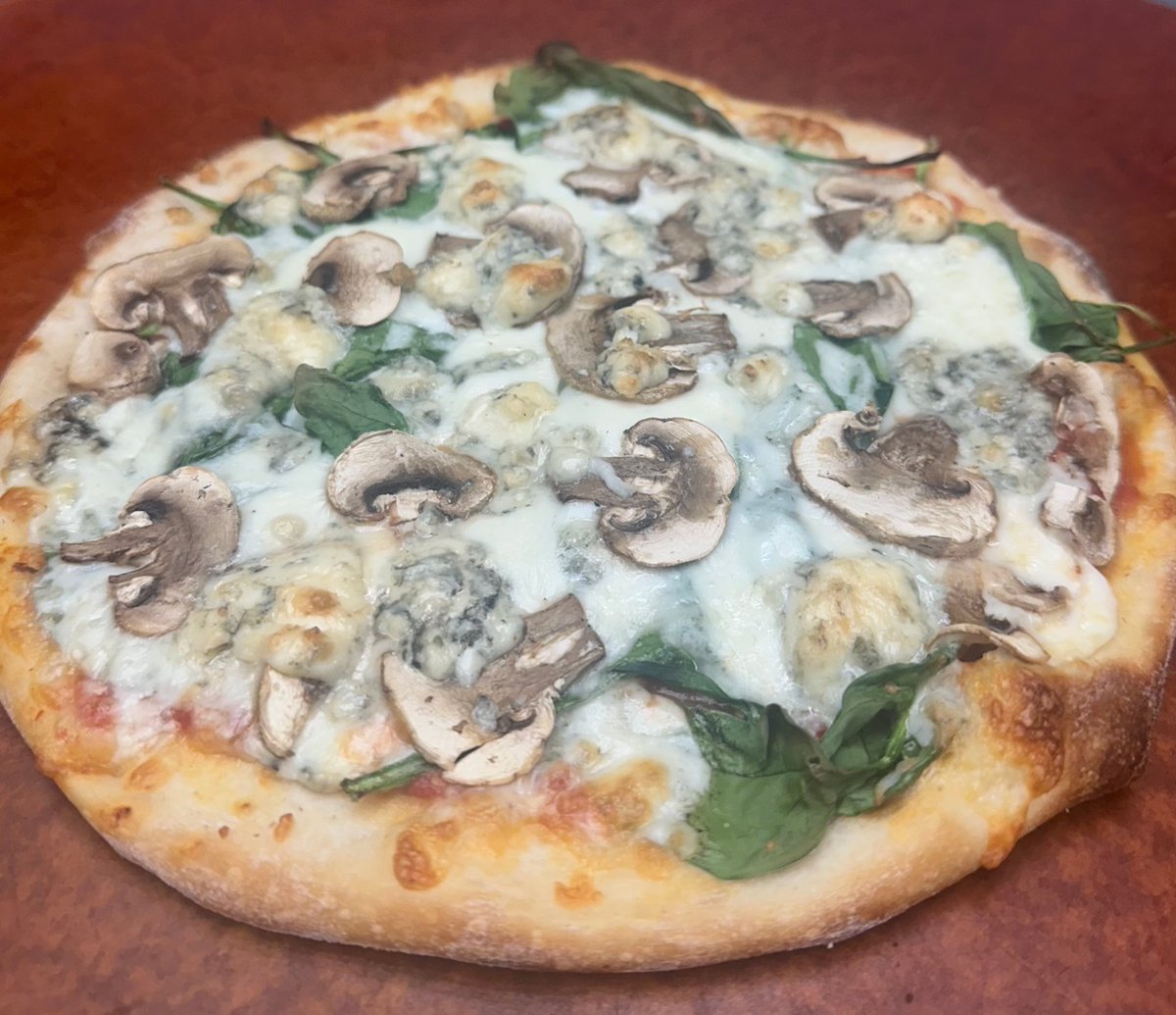 pizzakitchenknx's tweet image. Feeling adventurous? Try the Bleu and Green pizza at PK! 🍕💙💚 This flavor-packed dish has been a crowd-pleaser since 1998. Come and experience why it's a top pick among our loyal customers! #ThePizzaKitchen #BLUEANDGREEN #FanFavoriteDish