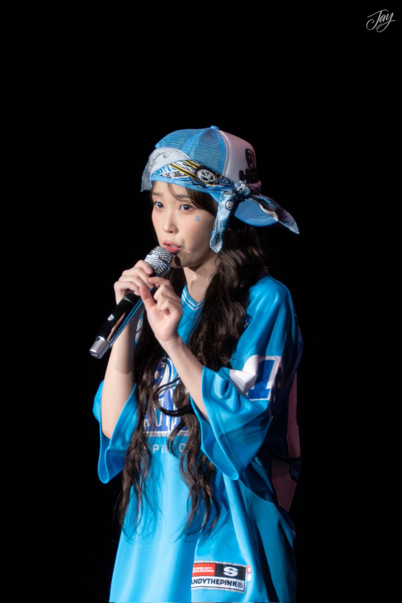 UAENAGRAPHY's tweet image. IU HEREH World Tour Concert in Oakland

Oakland Arena 

#아이유 #아이유월드투어 #IU #아이유콘서트