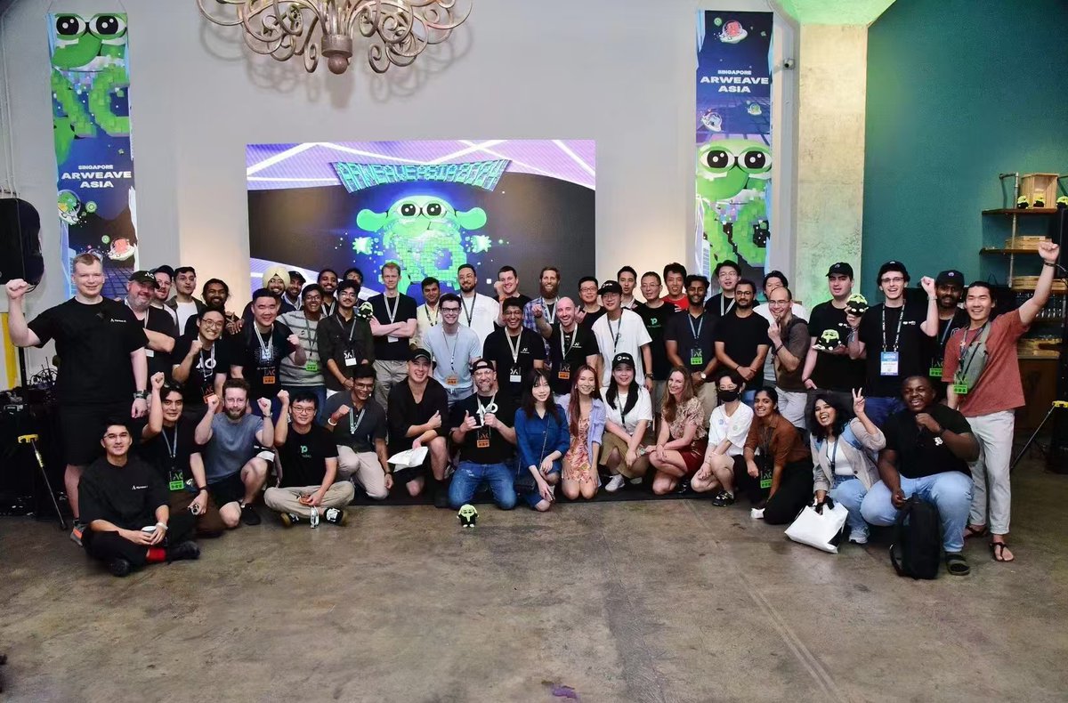 jiesonwu's tweet image. Once an open-source model can achieve this, youโll soon see @apus_network implementing a fully on-chain solution using Deterministic GPUs on @aoTheComputer
and @ArweaveEco. @onlyarweave can achieve this.