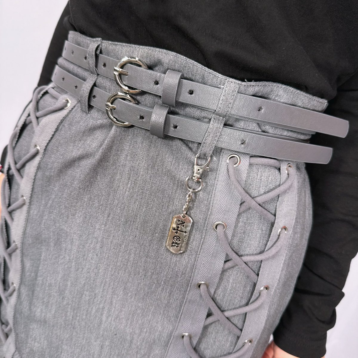 NieR_tokyo's tweet photo. 🎁1日限定プレゼント企画🎁

DOUBLE BELT GRAY 
BRAID SKIRT【ロゴチャーム付き】

🎁2名様にプレゼント🎁

◼応募方法
フォロー(@NieR_tokyo) &amp; リポスト
◼締切〆  3月28日24時

レディースアイテムです。

※鍵垢の方も対象内です。

是非ご参加ください🙇‍♂️🙇‍♀️ https://t.co/tTQSLYCQe7