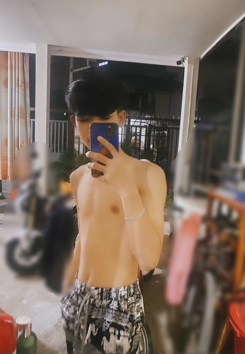 ហុង tweet media