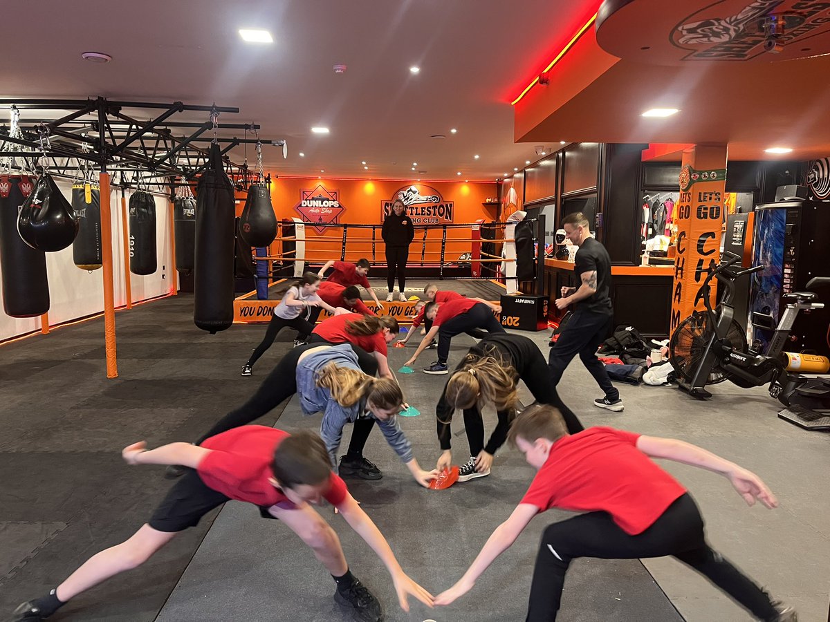 Mo McCormick (@asgeastbank) on Twitter photo We are so lucky to be working in partnership with Shettleston Boxing club. Thorntree pupils are having loads of fun learning a new sport in their local area 🥊 <a href="/PEPASSGlasgow/">PEPASS Glasgow</a> <a href="/Glasgow_Sport/">Glasgow Sport</a> <a href="/ThorntreeHT/">thorntreeprimary</a> We are so lucky to be working in partnership with Shettleston Boxing club. Thorntree pupils are having loads of fun learning a new sport in their local area 🥊 <a href="/PEPASSGlasgow/">PEPASS Glasgow</a> <a href="/Glasgow_Sport/">Glasgow Sport</a> <a href="/ThorntreeHT/">thorntreeprimary</a>