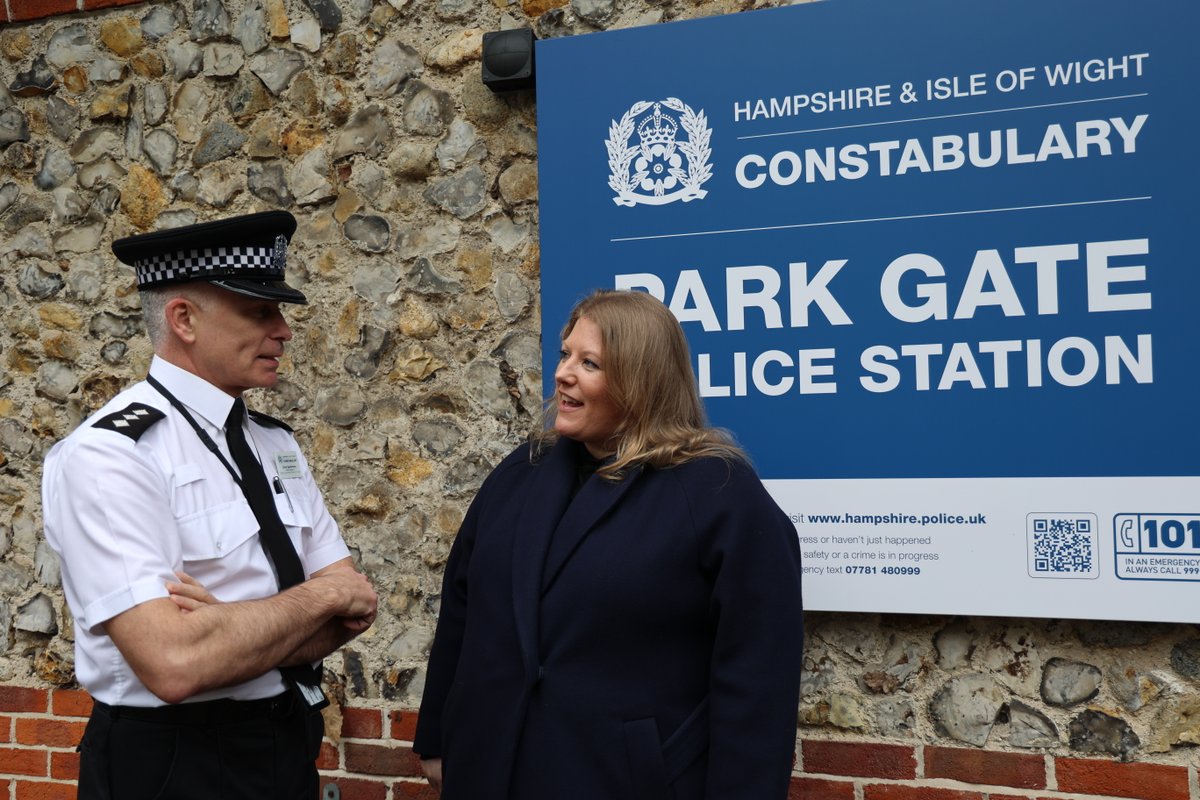 🚔 One year ago… Portsmouth Central &amp; Park Gate police stations reopened to the public!

More police stations = more visibility, more accessibility &amp; stronger local policing. ✅

Since then, even more have opened—bringing policing back to communities across Hampshire &amp; IOW!