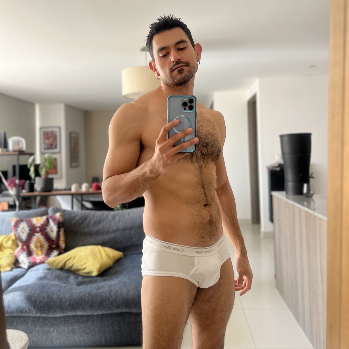 la J mas perra de todo Monterrey tweet media