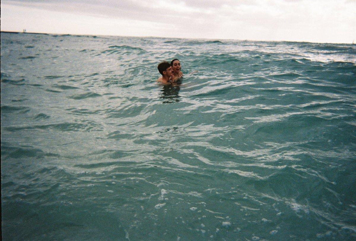 savwilg's tweet photo. Hawaii in four photos bc I wanna go back. I love my boyfriend. https://t.co/HyuD4QUe1o