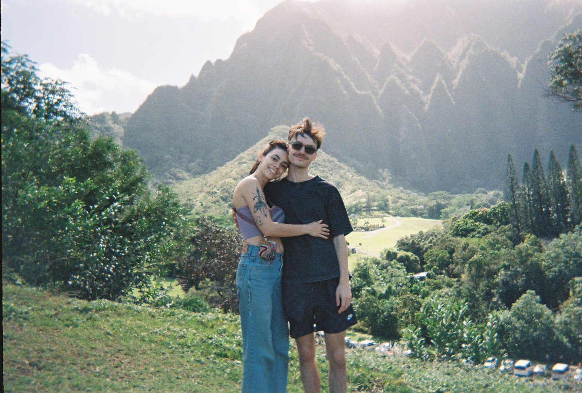 savwilg's tweet photo. Hawaii in four photos bc I wanna go back. I love my boyfriend. https://t.co/HyuD4QUe1o