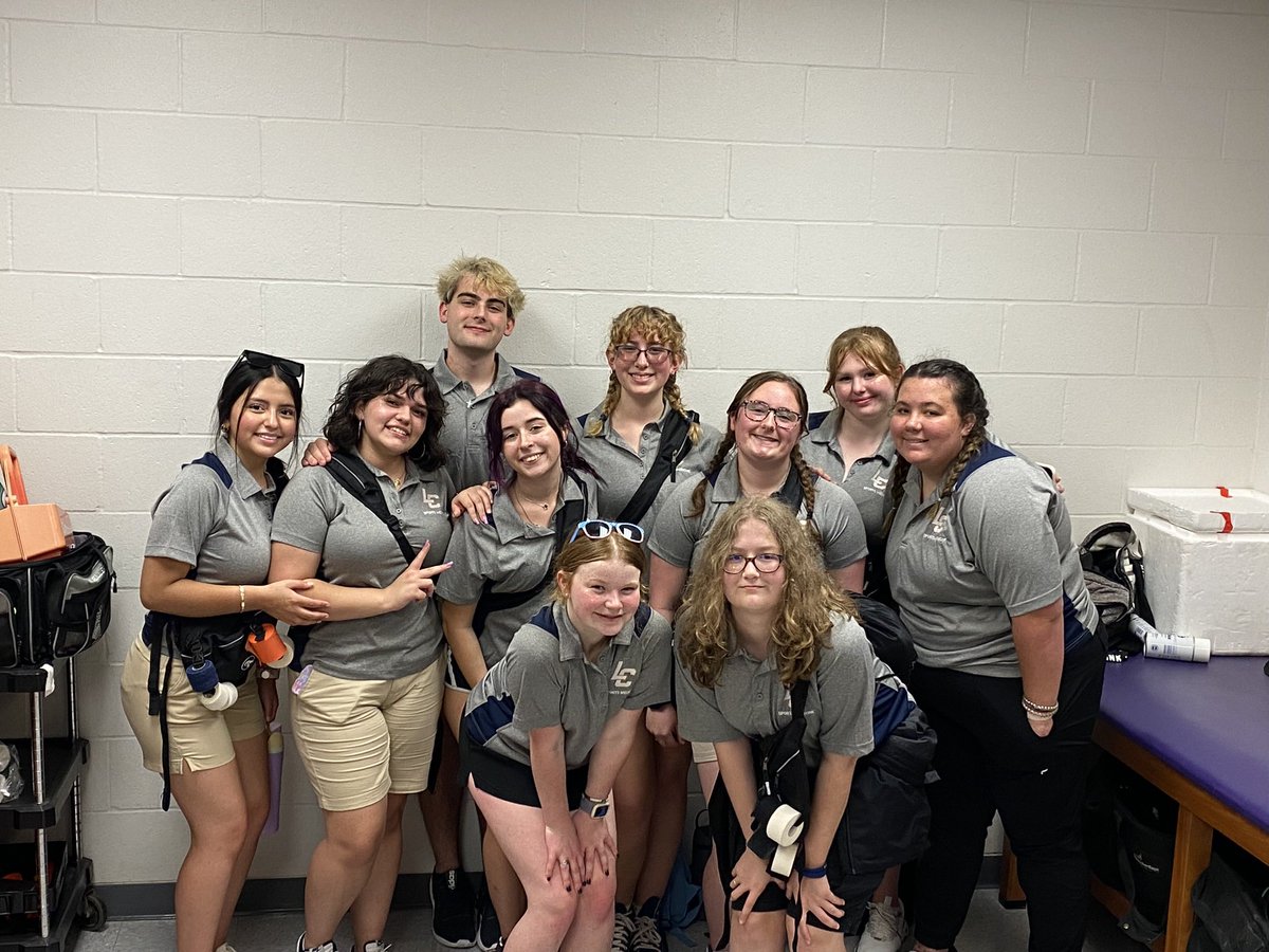 As National Athletic Training Month comes to an end, we would like to take this opportunity to recognize our athletic training students. Thank you for the countless hours you volunteer to support the athletic teams and us!