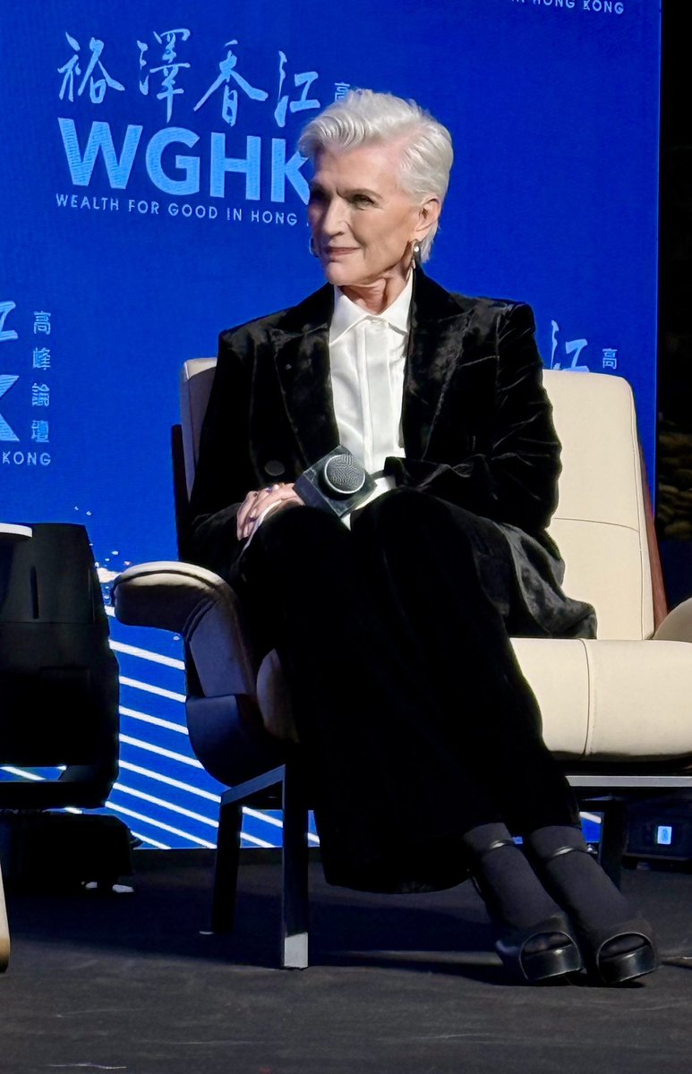 mayemusk's tweet image. Just returned from a wonderful summit and gala dinner in Hong Kong, which included beautiful dancers.
I was on stage with moderator Alpha Lau, Director General of Invest Hong Kong, and Professor Irene Tracey, Vice Chancellor, University of Oxford. 
I shared many stories on female…