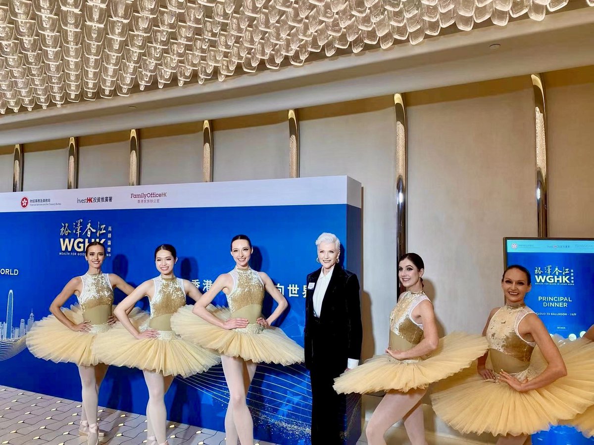 mayemusk's tweet image. Just returned from a wonderful summit and gala dinner in Hong Kong, which included beautiful dancers.
I was on stage with moderator Alpha Lau, Director General of Invest Hong Kong, and Professor Irene Tracey, Vice Chancellor, University of Oxford. 
I shared many stories on female…