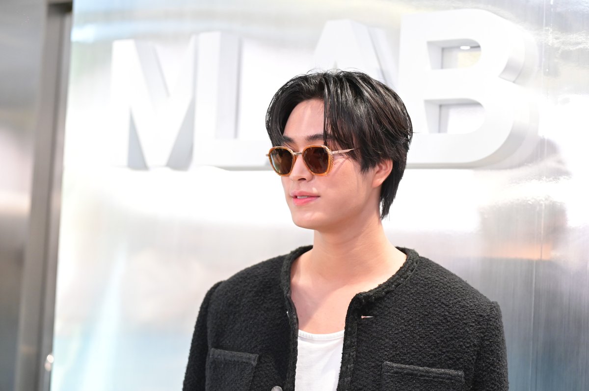 omg_entertain's tweet image. “เจมีไนน์” พาแฟนคลับฟิน! ร่วมงานเอ็กซ์คลูซีฟอีเว้นท์ที่ MLAB มัลติแบรนด์สโตร์ เซ็นทรัลเวิลด์ พร้อมโชว์ลุค Sport-Active Lifestyle หล่อเท่ไม่หลุดคอนเซ็ปต์

#Gemini_NT #เจมีไนน์ #MLAB
#บันเทิงอลัง #omgentertainnews