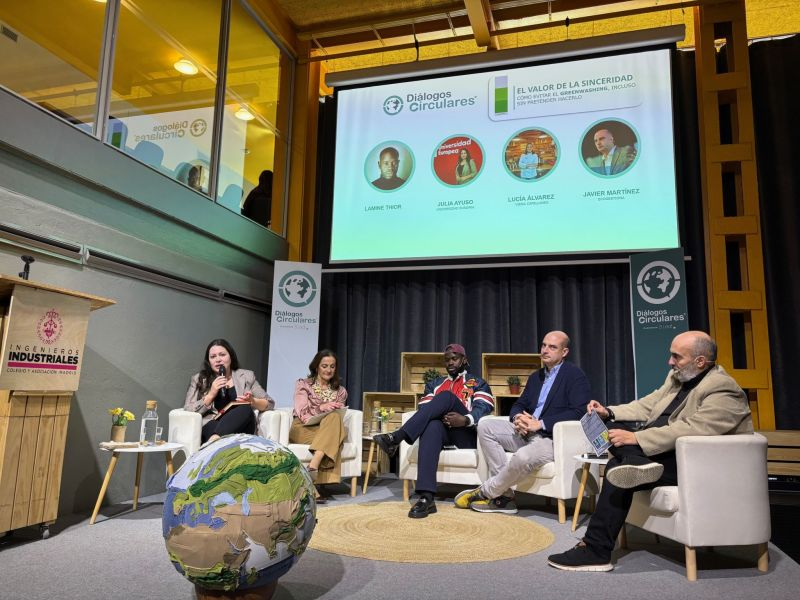Comunicación Universidad Europea (@ueuropeaprensa) on Twitter photo ➡️📝La directora de la Escuela de Sostenibilidad de la <a href="/UEuropea/">Universidad Europea</a> , <a href="/julia_ayuso/">Julia Ayuso, PhD</a> ha participado en la nueva edición del evento "Diálogos Circulares", impulsado por B-Leaf y con el apoyo de <a href="/ecoembes/">Ecoembes</a> que ha tenido lugar en el <a href="/COIIM/">Ingenieros Industriales Madrid</a>.
#GreenWhasing #sostenibilidad ➡️📝La directora de la Escuela de Sostenibilidad de la <a href="/UEuropea/">Universidad Europea</a> , <a href="/julia_ayuso/">Julia Ayuso, PhD</a> ha participado en la nueva edición del evento "Diálogos Circulares", impulsado por B-Leaf y con el apoyo de <a href="/ecoembes/">Ecoembes</a> que ha tenido lugar en el <a href="/COIIM/">Ingenieros Industriales Madrid</a>.
#GreenWhasing #sostenibilidad
