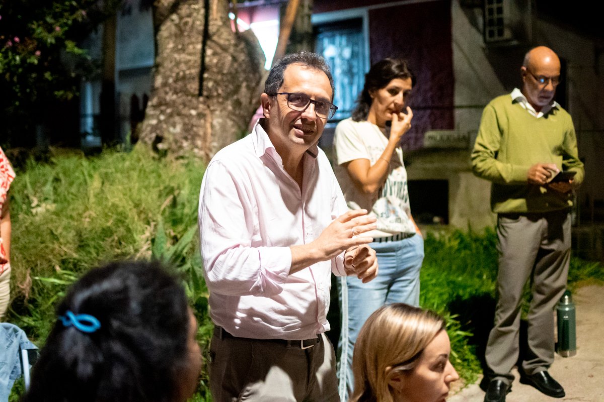 La recorrida sigue 👋🏻
Momentos de la visita de ayer en Barrio Hipódromo, junto a Mauricio Intendente y el equipo de la 90, escuchando para mejorar la calidad de vida de las y los vecinos 🗣
En Mayo, ganamos. Vota Socialistas🟢🗳
#Mauriciontendente #FrenteAmplio #La90TodaLaVida