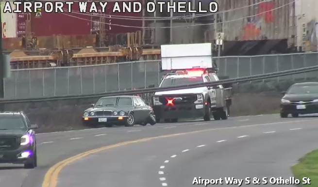 更新：S Portland ST机场路上的停滞车辆正在阻止NBA右车道。谨慎行事。