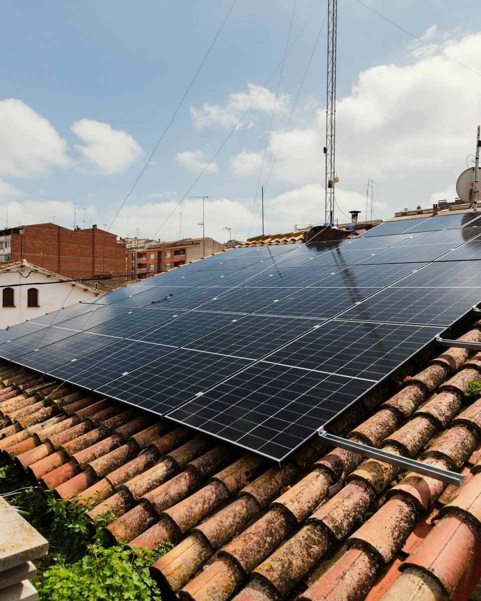 L’autoconsum més ràpid per casa teva!🚀

⚡En menys de 72 hores gaudiràs d’energia 100% renovable i completa el teu kit d’emergència.

Aprofita la SunQuel i aconsegueix el millor preu.💰

Contacta’ns i comprova-ho!