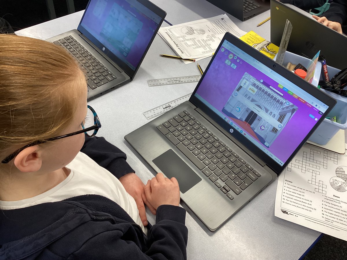 raeburnprimary's tweet image. Today year 4 have created their own branching database.  They focused on attributes and how to use them to sort groups of objects.
#RaeburnComputing  #RaeburnYear4
