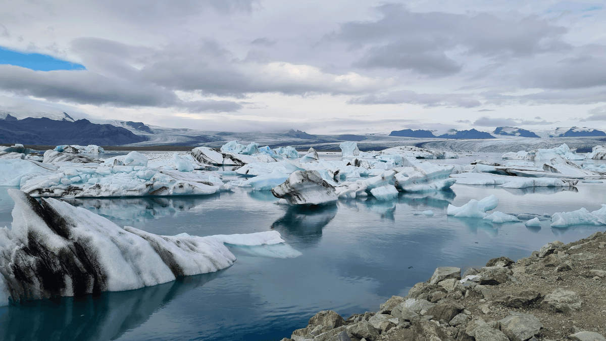 Recherche et innovation uOttawa (@uottawaresearch) on Twitter photo 🚨 Exciting news! 🌍 🔗uottawa.ca/research-innov…
<a href="/uOttawa/">Université d'Ottawa | University of Ottawa</a> is launching the new Arctic Research Hub! Spearheading the initiative is Prof. <a href="/jackie_dawson/">Dr. Jackie Dawson</a>, working with Indigenous communities and researchers to tackle global challenges in the Arctic from different angles. 🌿🌡️ 🚨 Exciting news! 🌍 🔗uottawa.ca/research-innov…
<a href="/uOttawa/">Université d'Ottawa | University of Ottawa</a> is launching the new Arctic Research Hub! Spearheading the initiative is Prof. <a href="/jackie_dawson/">Dr. Jackie Dawson</a>, working with Indigenous communities and researchers to tackle global challenges in the Arctic from different angles. 🌿🌡️