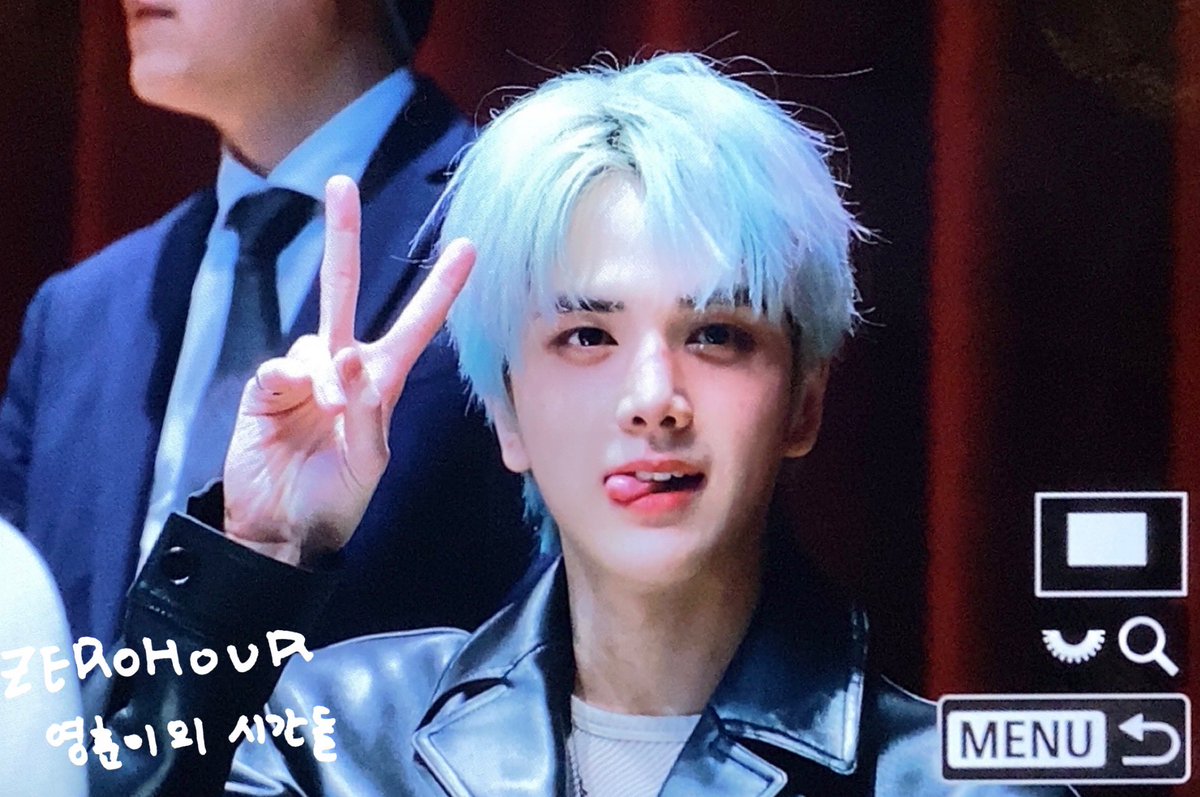 얘네 둘이 사귄다고.......?