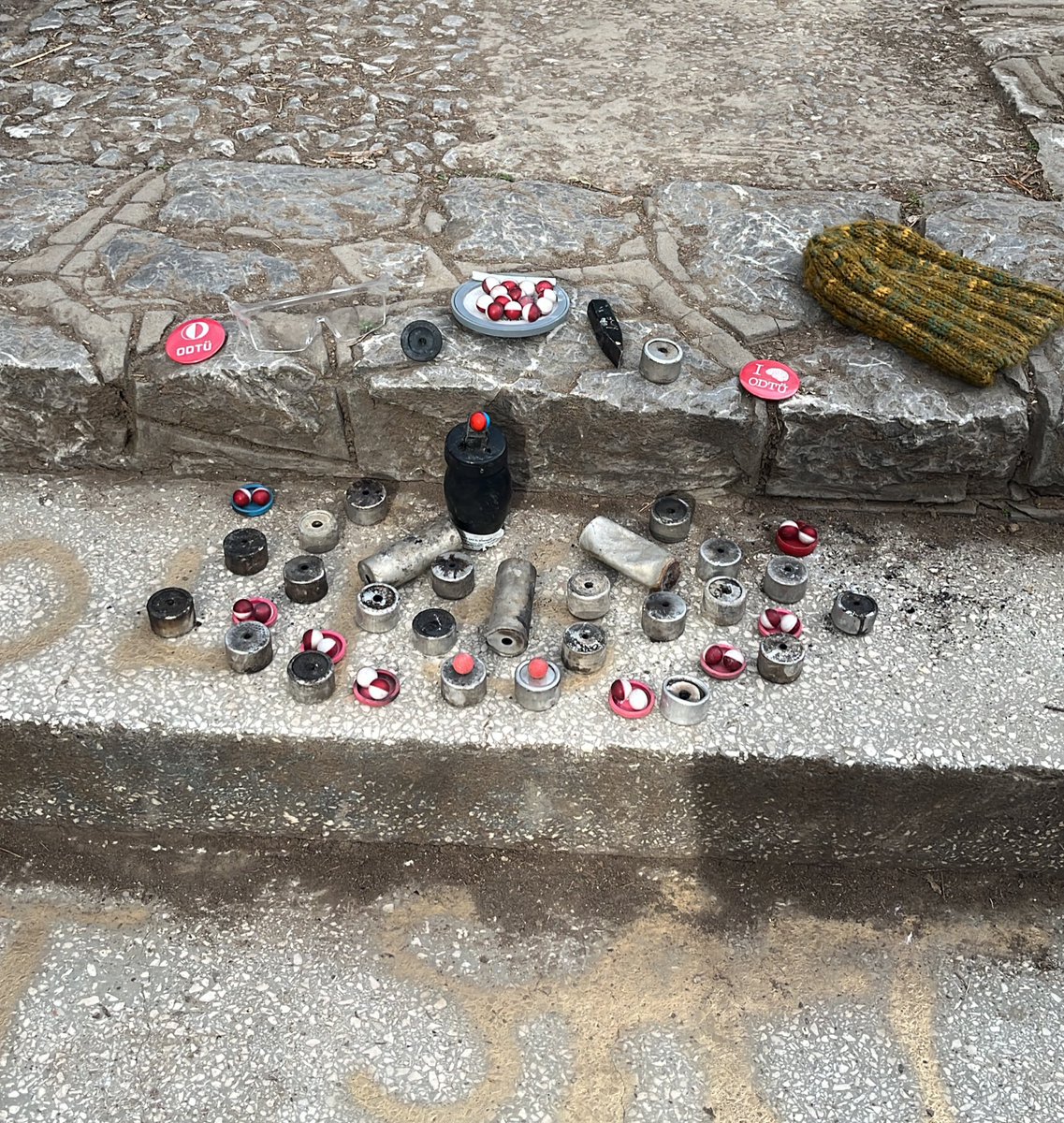 “Kafamıza atılanlar” sergimiz ODTÜ’de ziyaretçilere açılmıştır bilginize…