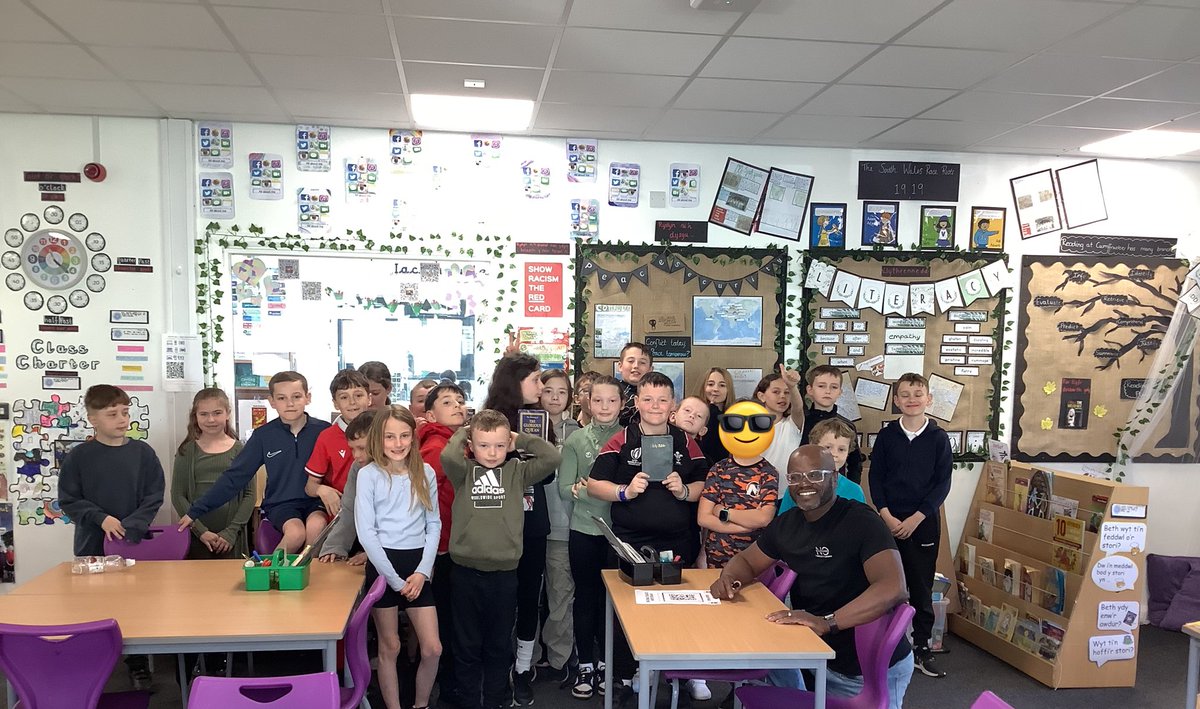Miss Smith tweet media