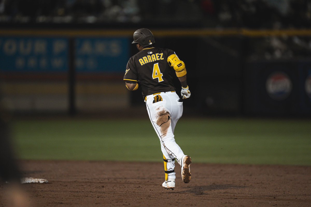 Luis Arráez, de San Diego Padres, a lista de lesionados de MLB