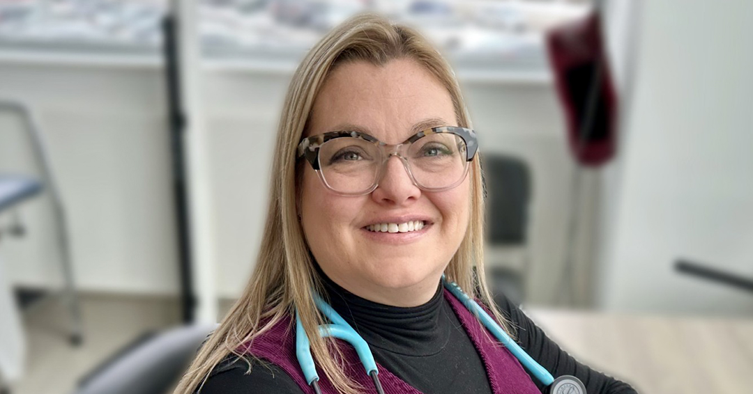 McGill Family Medicine (@mcgillfammed) on Twitter photo « C’est surtout l’approche humaine que nous avons instaurée et que toute l’équipe a adoptée avec enthousiasme qui a occasionné cette progression remarquable ». Lisez le témoignage du Dre Catherine Savard-Woods de Gatineau.
mcgill.ca/familymed/fr/a…
<a href="/McGillMed/">McGill Medicine and Health Sciences</a> <a href="/CISSSOutaouais/">CISSS de l'Outaouais</a> « C’est surtout l’approche humaine que nous avons instaurée et que toute l’équipe a adoptée avec enthousiasme qui a occasionné cette progression remarquable ». Lisez le témoignage du Dre Catherine Savard-Woods de Gatineau.
mcgill.ca/familymed/fr/a…
<a href="/McGillMed/">McGill Medicine and Health Sciences</a> <a href="/CISSSOutaouais/">CISSS de l'Outaouais</a>