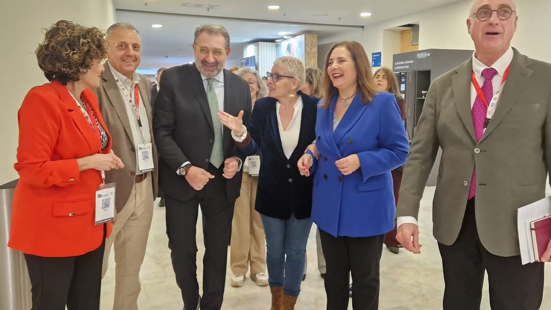🔹️ La consejera de Salud, Concepción Saavedra, participa en estos momentos en la mesa sobre 𝑬𝒇𝒊𝒄𝒊𝒆𝒏𝒄𝒊𝒂 𝒚 𝒔𝒐𝒔𝒕𝒆𝒏𝒊𝒃𝒊𝒍𝒊𝒅𝒂𝒅 𝒅𝒆 𝒍𝒐𝒔 𝒄𝒖𝒊𝒅𝒂𝒅𝒐𝒔. 𝑹𝒆𝒔𝒑𝒐𝒏𝒔𝒂𝒃𝒊𝒍𝒊𝒅𝒂𝒅 𝒔𝒐𝒄𝒊𝒂𝒍 𝒅𝒆 𝒍𝒂𝒔 𝑶𝒓𝒈𝒂𝒏𝒊𝒛𝒂𝒄𝒊𝒐𝒏𝒆𝒔 en el marco de las