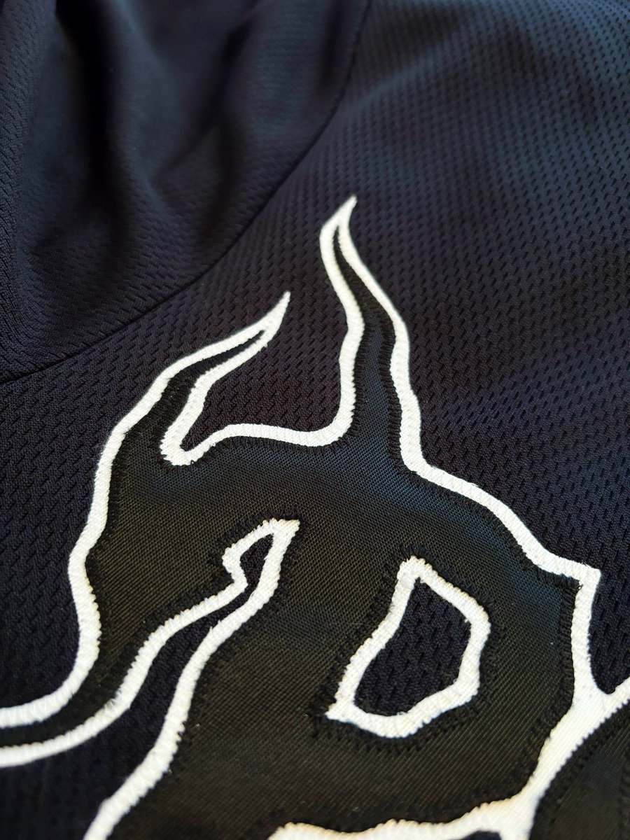 pale_atlantis's tweet image. to celebrate opening day, i’m giving away one custom handmade phillies metal jersey!! 🖤

TO ENTER:
- must be following me
- like &amp;amp; rt
- reply and tell me which player you would ask for!!!

giveaway closes april 11th!!