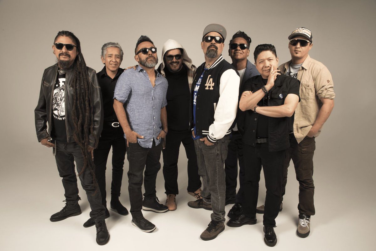 Hoy va este trago por ti! 
Felices #30años <a href="/RococoTweets/">Panteón Rococó</a> sin duda un largo trayecto para llegar hasta aquí.

 Gracias por la música y las historias compartidas, que sigan #HaciendoRuido muchos años más!! 

Salud!! 🎉