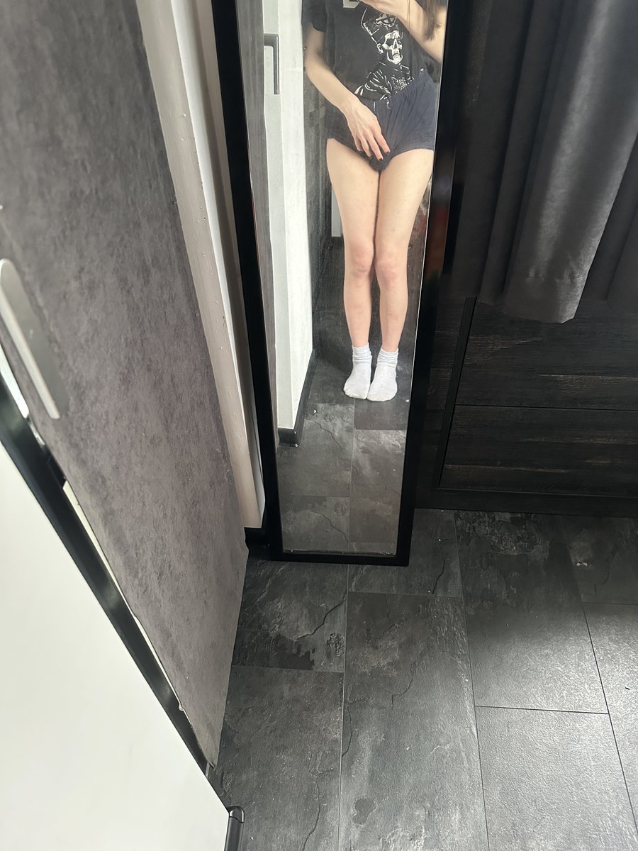 Anonymovich's tweet photo. those thighs just keep expanding wth!!

#femboi #lgbt #crossdressing #tttt #femboythighs https://t.co/559DDh70yO