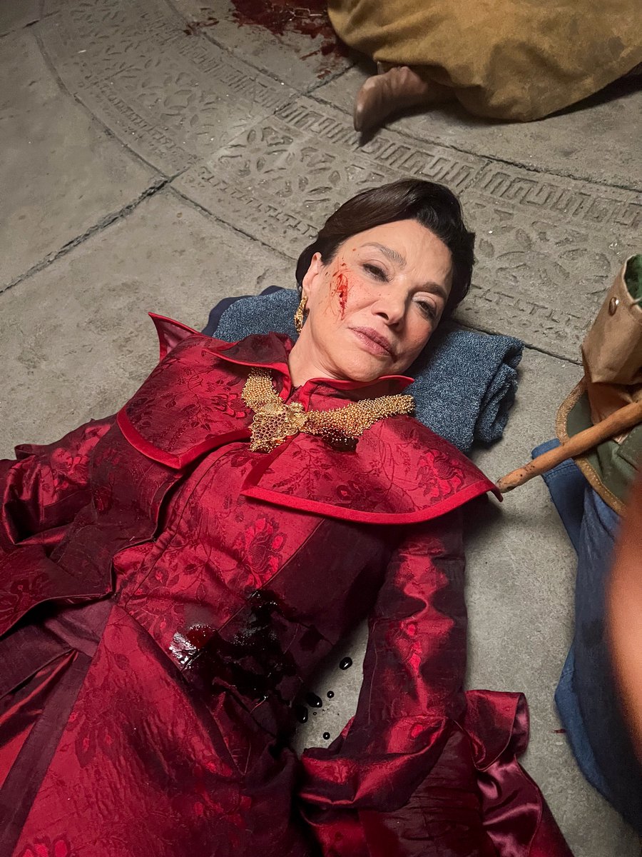 Shohreh Aghdashloo (@saghdashloo) on Twitter photo Thought I'd outmaneuver Siuan in the Tower... How did you like the latest <a href="/TheWheelOfTime/">THE WHEEL OF TIME</a> episode? 😅
#TwitterOfTime Thought I'd outmaneuver Siuan in the Tower... How did you like the latest <a href="/TheWheelOfTime/">THE WHEEL OF TIME</a> episode? 😅
#TwitterOfTime