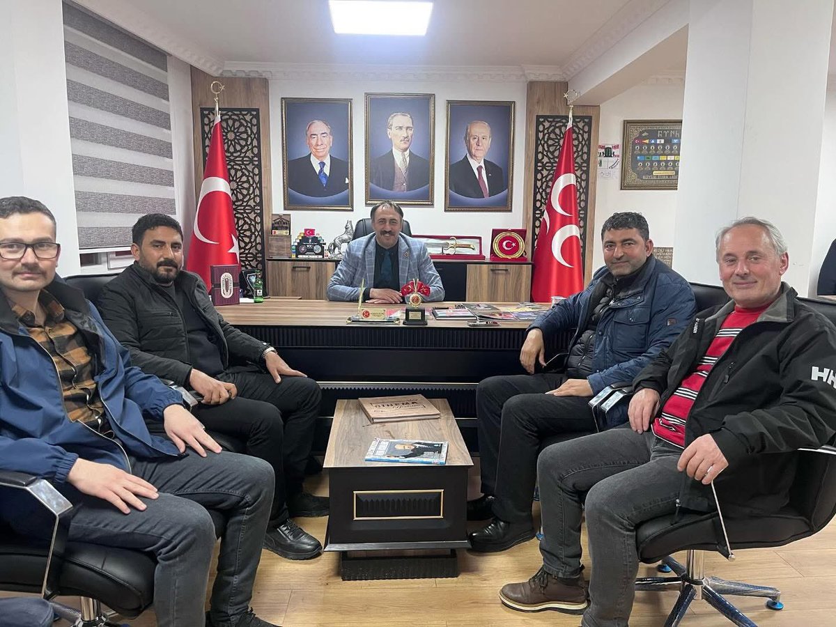 27 ve 28 Dönem Millet Vekili Adayımız Sn. Halil BAKIŞ’ile Artvin İl Başkanımız Sn Serdar KILINÇ Ve Artvin İl Ocak Başkanımız Sn Arparslan ÇAKIR’I Artvin İl Binasında ziyaret ettik Misafir perverlikleri için Başkanlarımıza teşekkür ederiz.