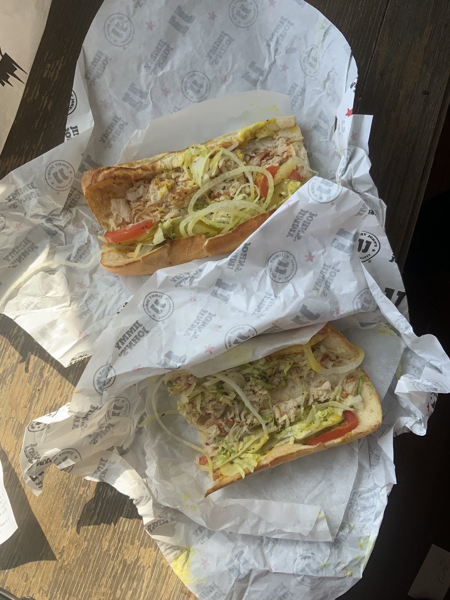 mrvue's tweet image. I guess this is a NEW GIANT chicken bacon ranch sandwich . When call was made to inform them of mishap… all was offered was a #5dollar credit. @jimmyjohns a 25 dollar sammich right here folks. they got 5 dollar footlongs at @ #jj? Keep the credit. Hello @SUBWAY