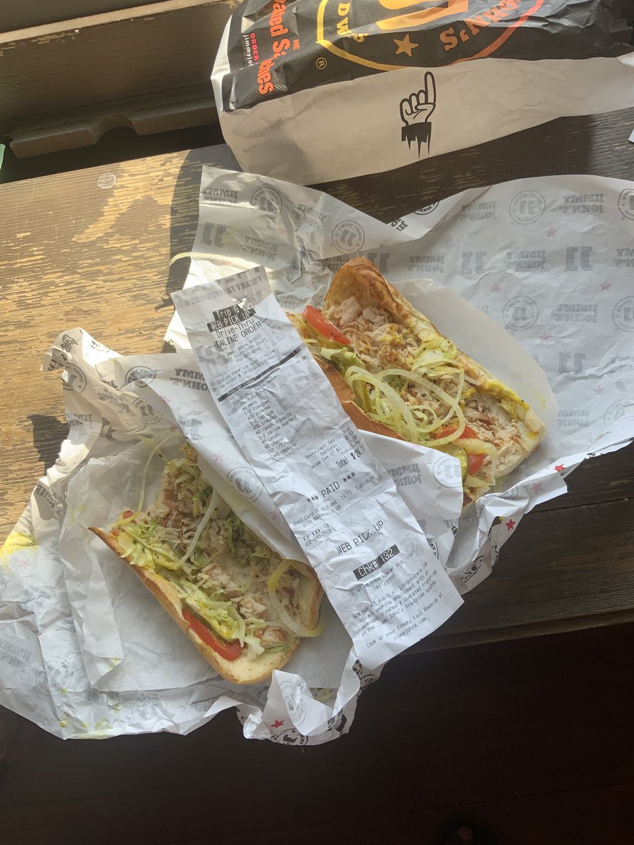mrvue's tweet image. I guess this is a NEW GIANT chicken bacon ranch sandwich . When call was made to inform them of mishap… all was offered was a #5dollar credit. @jimmyjohns a 25 dollar sammich right here folks. they got 5 dollar footlongs at @ #jj? Keep the credit. Hello @SUBWAY