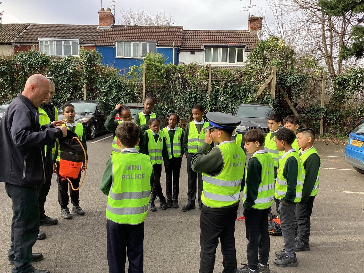 Year 5 love their mini police sessions with Nick our PCSO <a href="/Cabotfederation/">Cabot Federation</a>