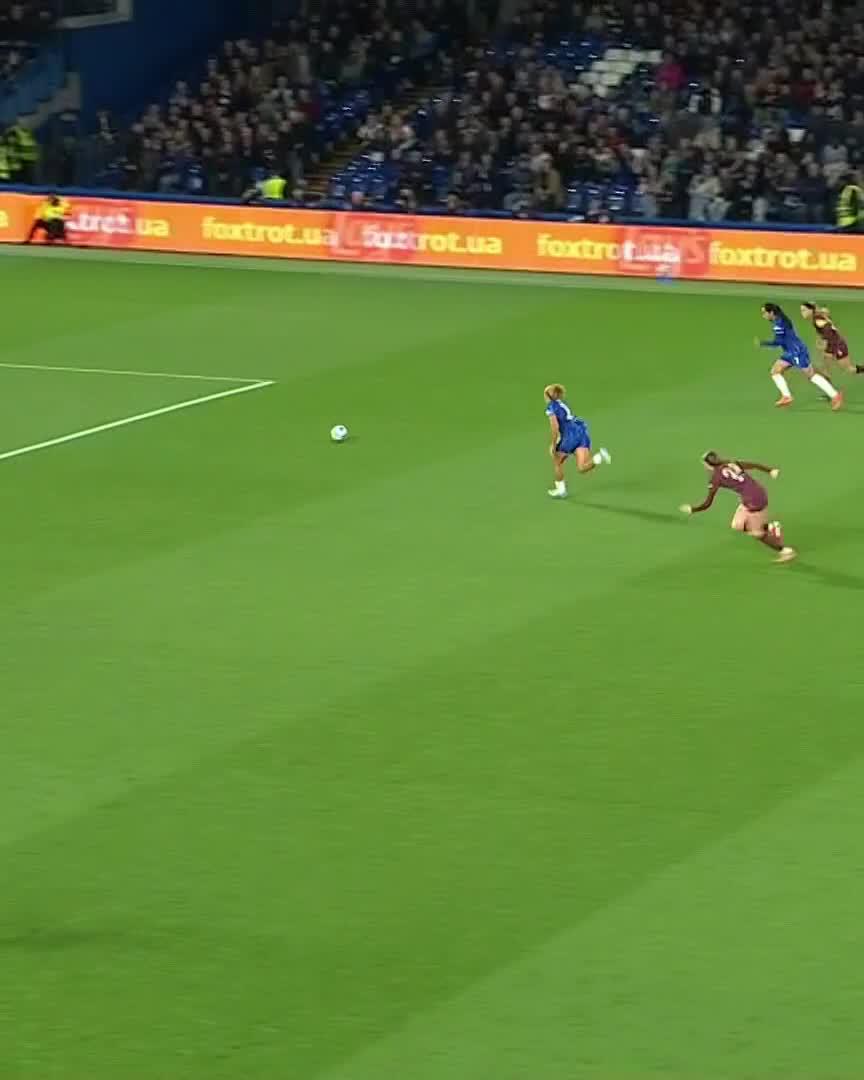 🌊 The Chelsea tsunami turns the tie on its head, 3-2 now for the Blues on aggregate!Watch the game live on DAZN and join the DAZN FanZone ▶️  #UWCLonDAZN #UWCL